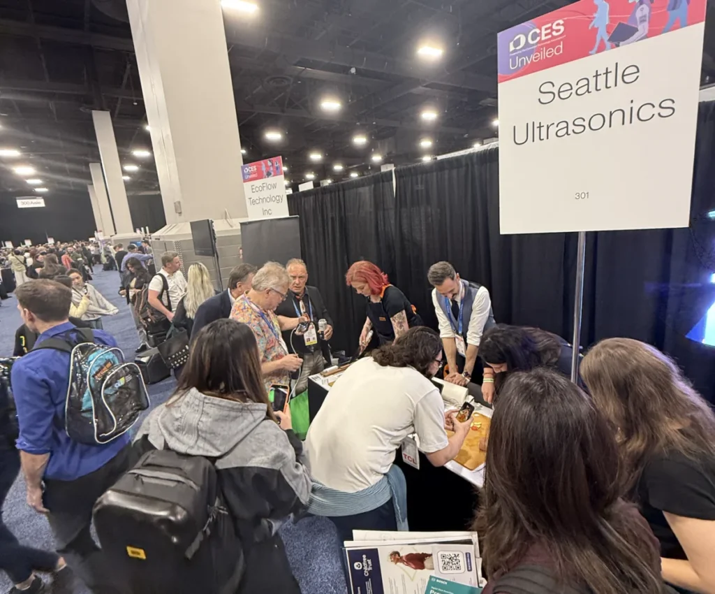 The Inventor’s Unseen Debut: A Chef’s Ultrasonic Knife Shines at CES Unveiled Despite Creator’s Absence