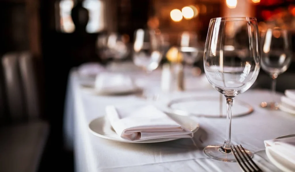 Why Low-Tech Two-Way Radios Remain the Ultimate Secret Weapon for Modern Restaurant Operations